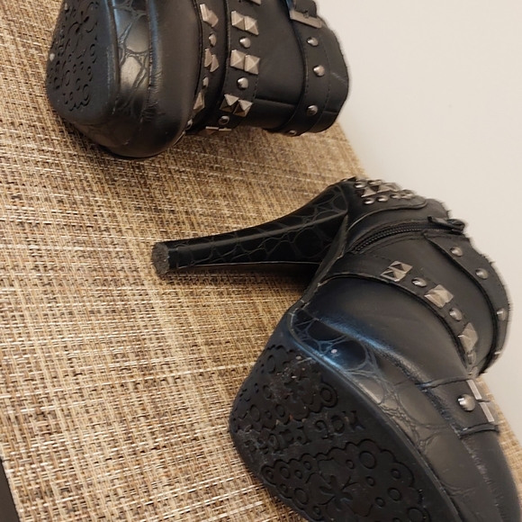 Not Rated Size 6.5 Black Studded Heeled Boots - Picture 6 of 7